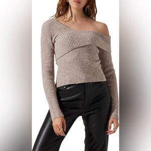 ASTR Assymetric Foldover One Shoulder Rib Sweater